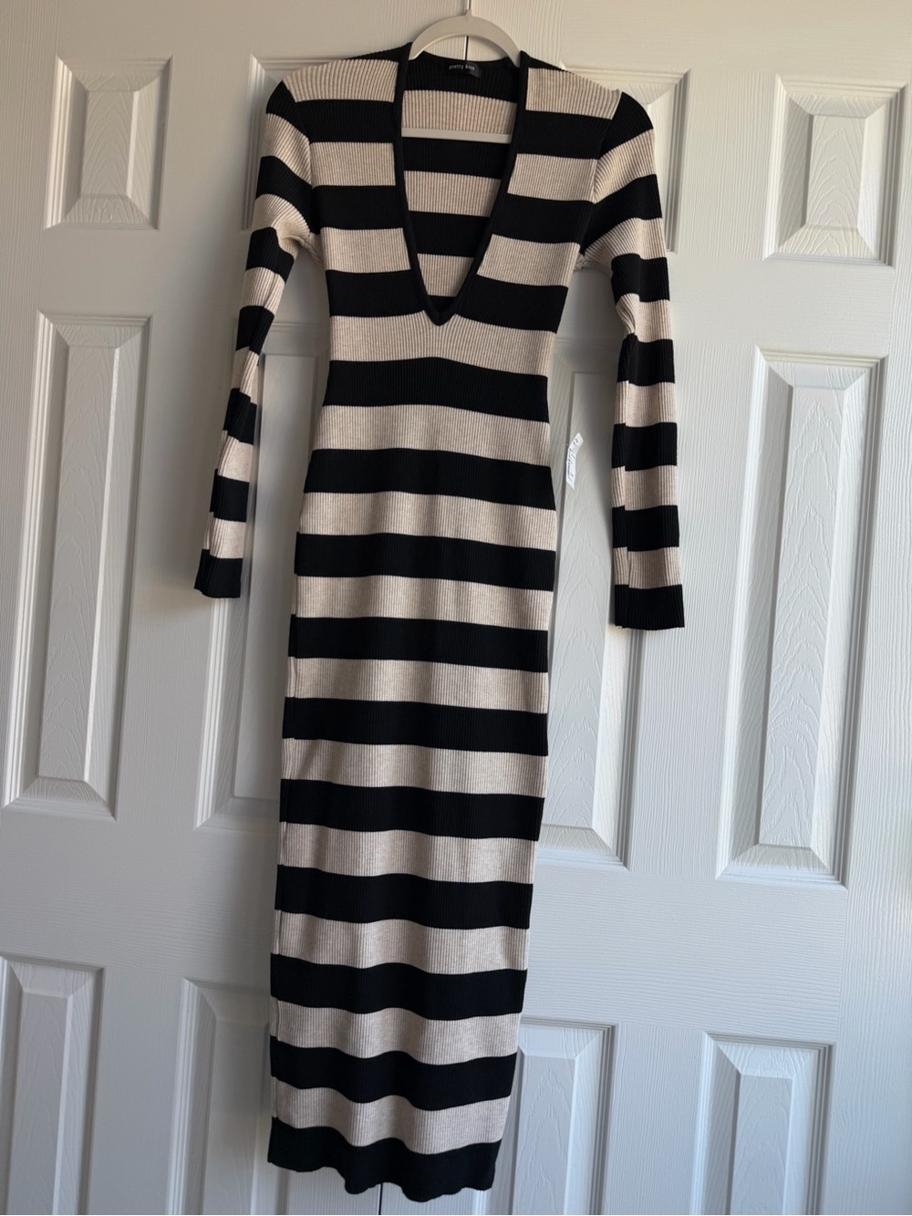H&M Black and Cream Striped V-Neck Long Sleeve Maxi Knit Dress